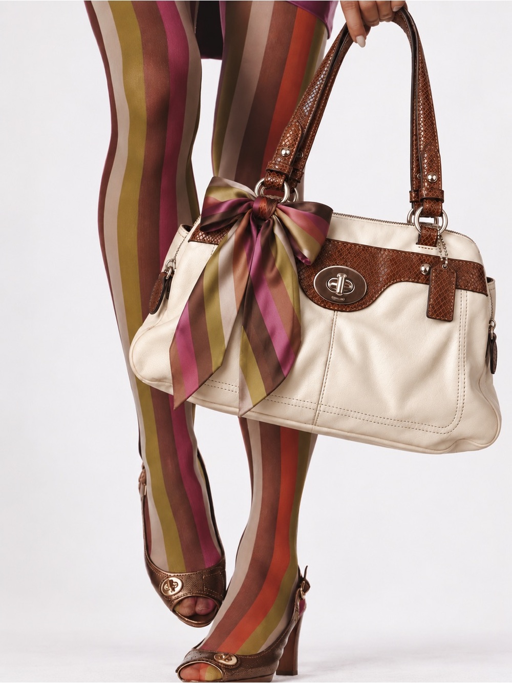 Vintage Coach Penelope Carryall Turn Lock F16531 Leather Brown Snake Skin Ivory